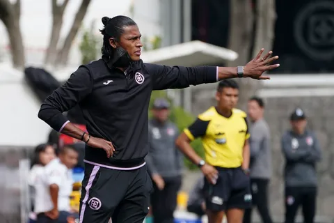 Surrealista: Así se enteró Joel Huiqui que pasaba a ser el DT del primer equipo en Cruz Azul