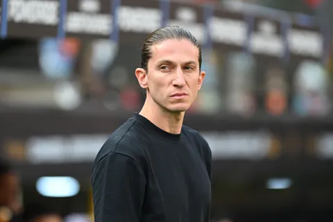 Filipe Luís amenaza a Cruz Azul tras ser campeón con Flamengo