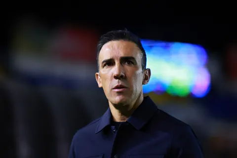 La salida de Vicente Sánchez de Cruz Azul sería inminente.