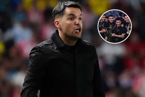 Larcamón tomó una medida inesperada en Cruz Azul.