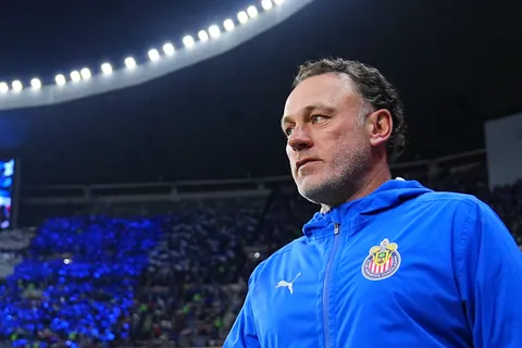 Gabriel Milito, DT de Chivas, explota por el penal ante Cruz Azul: "Me gustaría dar una opinión"