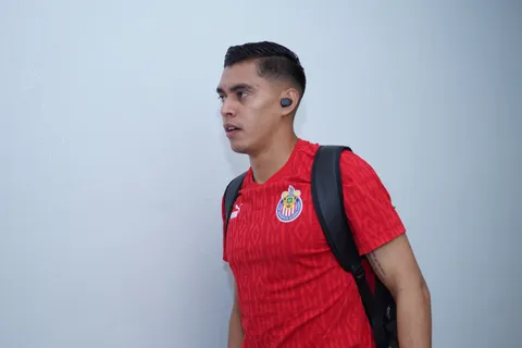 Tras los rumores de Kevin Mier y el Bayern Múnich, un golero de Chivas "se vende" al club alemán