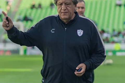 Rubens Valenzuela, PF de Cruz Azul, le habló a la afición.