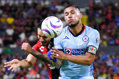 POLÉMICA: ¿Carlos Salcedo se mantendrá como capitán de Cruz Azul?