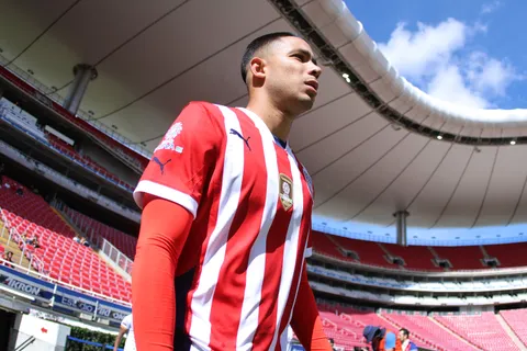Benjamín Sánchez podría llegar a Cruz Azul, según reportes desde Guadalajara.