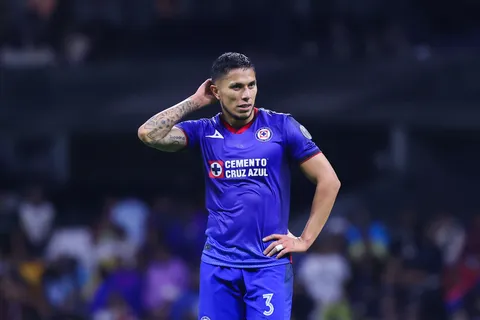 Puebla levanta la mano por Carlos Salcedo.
