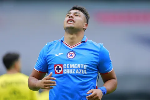 Iván Morales aún no encuentra equipo.