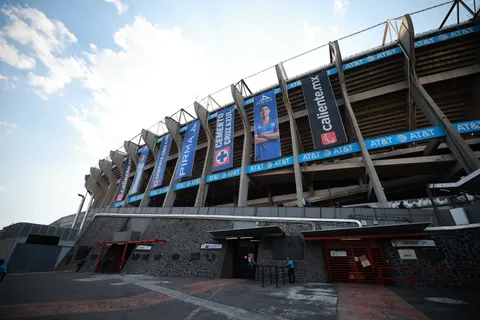 Grupo Ollamani desmintió demoras en las obras del Estadio Azteca.