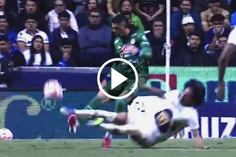 Durísimas patadas contra ambas figuras del equipo celeste.