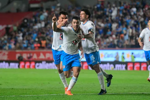Cruz Azul espera por Charly Rodríguez y Erik Lira: la fecha clave para saber si renuevan o no