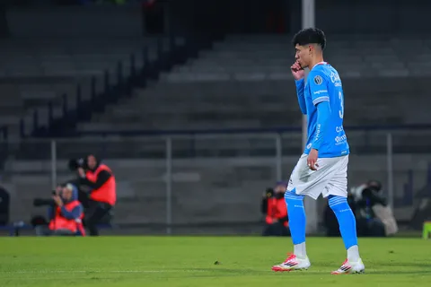 Omar Campos no arranca en Cruz Azul: Vicente Sánchez está decepcionado y tomó una decisión