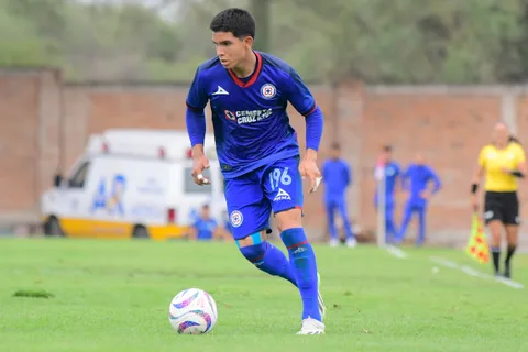 José Javier Suárez, promesa de Cruz Azul.