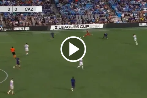 Kevin Mier encendió a todo Cruz Azul con sus gambetas.
