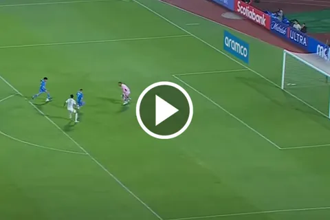 Lo que se comió Nacho Rivero: El charrúa falla un mano a mano en el Cruz Azul vs. Tigres