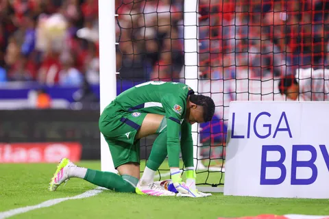 “Debe hablar con él…” La persona que podría cambiar el momento de Kevin Mier en Cruz Azul