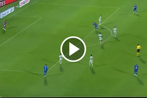 Márquez demostró toda su jerarquía a través de un golazo sensacional.