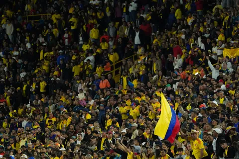 Insólito: en Colombia piden desconvocar a Willer Ditta a pesar de su brillante torneo en Cruz Azul