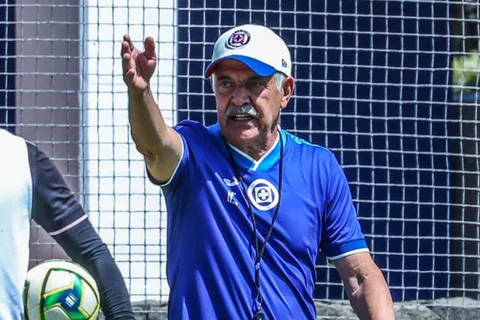 Tuca Ferretti apostó por uno de los posibles refuerzos de Cruz Azul