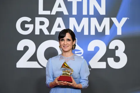 Julieta Venegas, la "estrella" del momento en Cruz Azul.