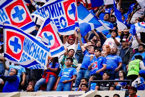 Afición de Cruz Azul señala al culpable de la derrota y por primera vez no apuntan a un jugador