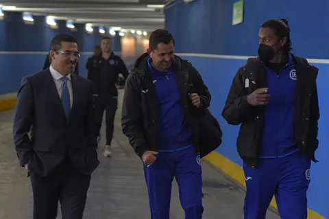 Surrealista: El número de delanteros que analiza Cruz Azul