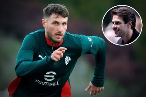 La leyenda del AC Milan le marcó el camino a Santi Giménez en Italia.