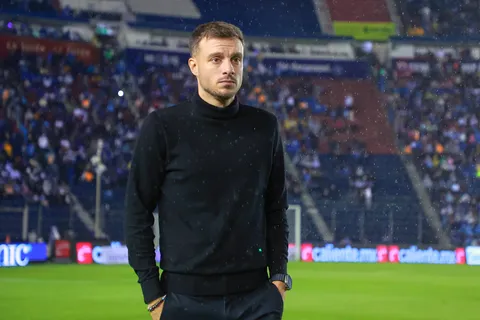 Martín Anselmi, DT de Cruz Azul, quiere lograr la décima Liga MX.