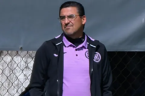 "No hay mejor bombero que el profe Joaquín", desde el vestidor respaldan a Joaquín Moreno como DT de Cruz Azul