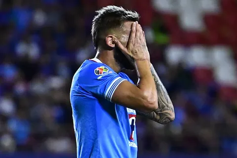 Javier Alarcón no regresaría a Gonzalo Piovi como titular en Cruz Azul