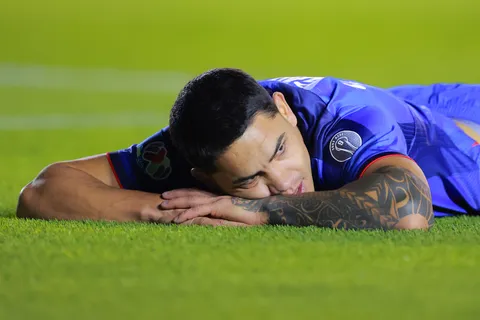 Así se recupera el Toro Fernández de su lesión: Playstation y un infaltable para el charrúa