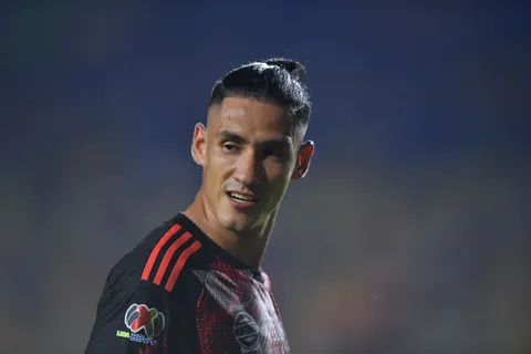 Se fue de Cruz Azul para ser estrella de Tigres y lo ningunearon en el Clásico Regio: Uriel Antuna