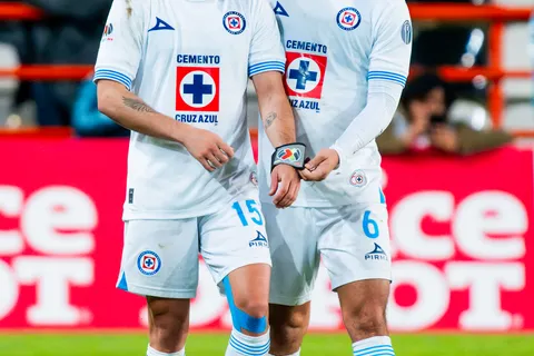 "Prepárate para los bombazos", Tito Villa advierte sobre posibles bajas en Cruz Azul para el Clausura 2025