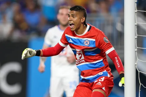 La Liga MX comparó a Kevin Mier con Miguel Marín en el debut de Cruz Azul en la Leagues Cup: ¿por qué?