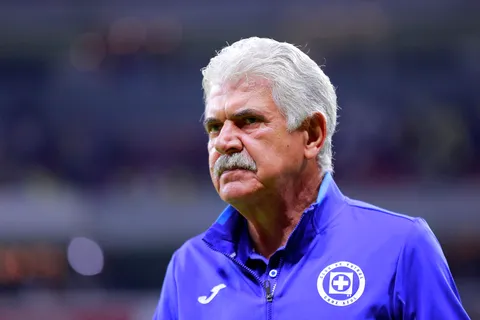 Ricardo Ferretti podría dejar Cruz Azul