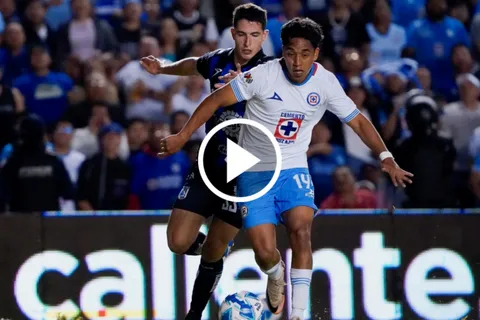 Amaury Morales tuvo a maltraer a toda la defensa de Querétaro.