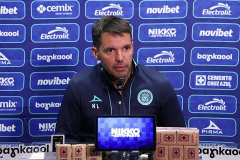 Larcamón habló de varios temas para el regreso de Cruz Azul.