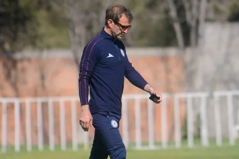 El duro desafío que tendrá Iván Alonso para el Apertura 2025