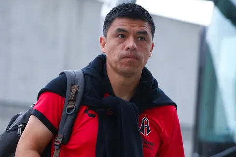 El ex cementero fue despedido del conjunto rojinegro.