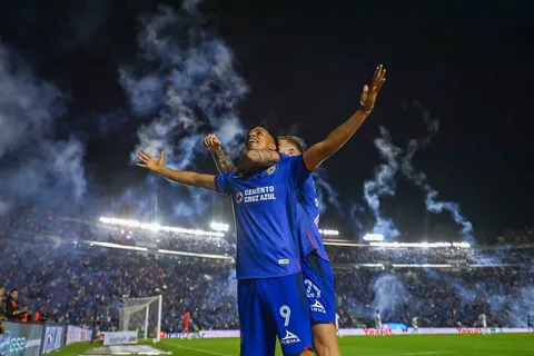 Cruz Azul se aseguró un lugar en la Concachampions 2025 al eliminar a los Rayados de Monterrey