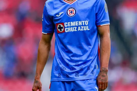 Uriel Antuna, futbolista de Cruz Azul.