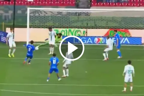 Cruz Azul tuvo el primer gol pero Acevedo lo evitó.
