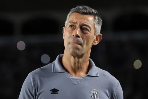 Pedro Caixinha debe recibir una millonaria suma gracias a la FIFA.