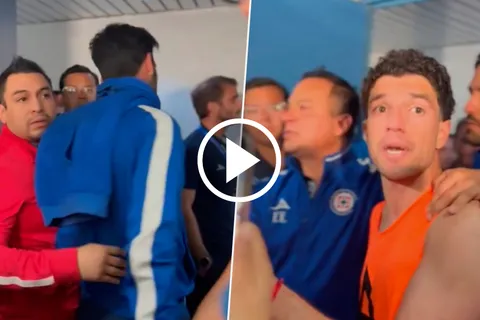 En los vestidores de Cruz Azul se desató una bronca con Adonai Escobedo como objetivo.