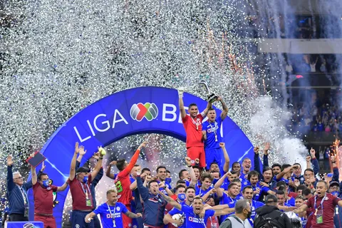 Cruz Azul se acerca: ¿cuántos puntos le faltan para romper el récord de la novena en la Liga MX?
