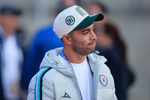 Erik Lira apunta a continuar su carrera en Europa, pero un obstáculo lo frena de momento.