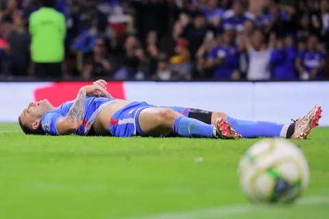 MERCADO 2023: Cruz Azul ya tomó una decisión sobre el futuro de Carlos Rotondi