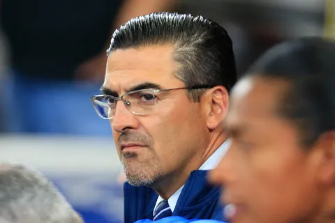 Joaquín Moreno, DT de Cruz Azul, enfrenta una prueba de fuego ante el América