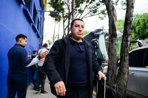 Efraín Juárez provocó a Cruz Azul apuntando al arbitraje y desde La Noria respondieron.