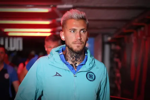 El defensa podría marcharse rumbo a la MLS para jugar junto a Lionel Messi.