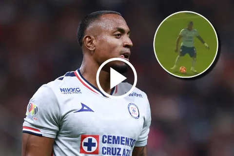 El cafetero quedó marcado a fuego en las redes.